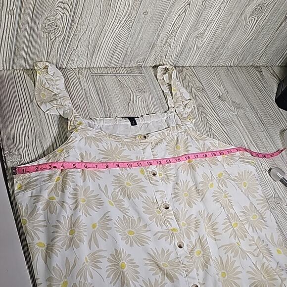 Torrid Ruffle Daisy Print Button Down Tank Top Womens Size 4X NWT - Picture 8 of 9